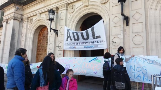 Se desarrolla el paro de universitarios: "Ni el Gobierno ni la UNL han ofrecido respuestas"