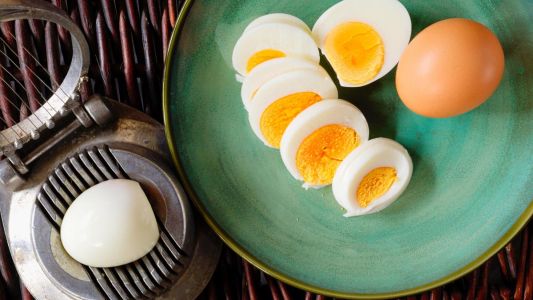 Conocé el truco para hacer huevos cocidos en una freidora de aire