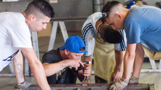 El senador Enrico presentó una iniciativa para que sea obligatorio el trabajo en las cárceles