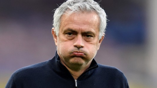 A días de jugar la final de la Copa de la liga, Tottenham echó al DT Mourinho