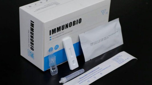 Bioquímicos piden la prohibición de la venta libre del test rápido de Covid en farmacias