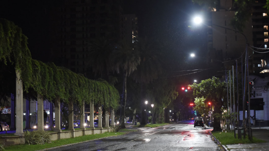 Comenzó el recambio de las luminarias sobre Bulevar Gálvez y Pellegrini