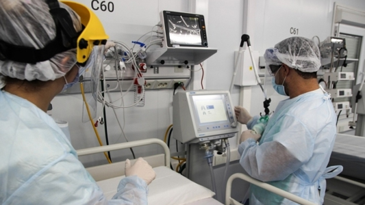 Amra sostiene que el sector privado debería ser más solidario con la salud pública