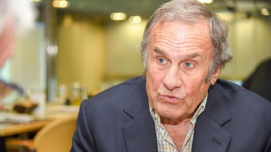 El Senador Carlos Reutemann fue derivado a una sala de terapia intensiva