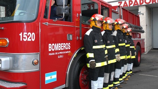 Bomberos piden ser vacunados: "van a un accidente y no saben si la persona está con Covid"