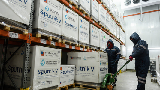 Llegaron al país esta madrugada otras 500.000 vacunas Sputnik V