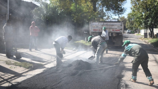 Trabajos de bacheo y desvíos de tránsito previstos para este martes