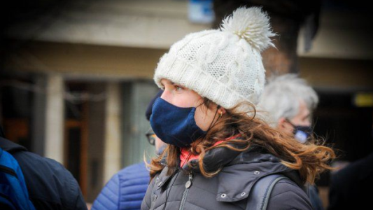 A sacar las camperas y abrigos: mucho frío para este miércoles en la ciudad