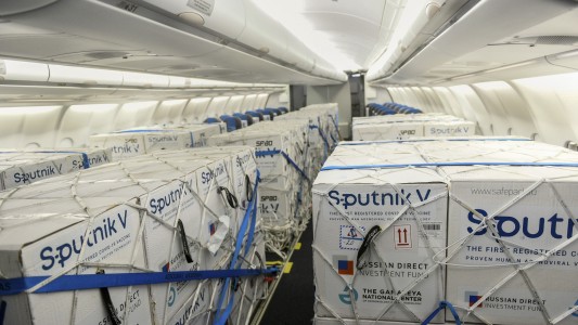 Regresa el avión desde Rusia con otras 500 mil dosis de la vacuna Sputnik V