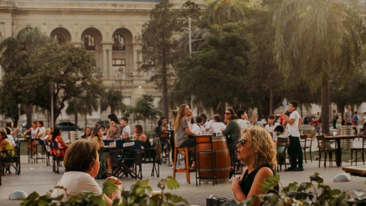 "Empezamos a sentir miedo": robaron en un bar emplazado en Plaza 25 de Mayo
