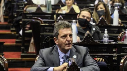 Homenaje a Meoni en Diputados: Sergio Massa, emocionado, bajó del estrado a una banca para recordarlo