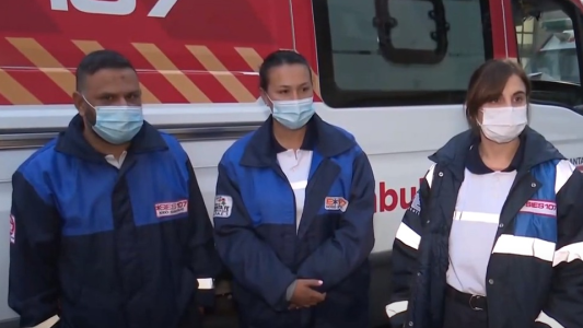 Personal del 107 salvó al bebé abandonado: una de las agentes sanitarias le dio de mamar