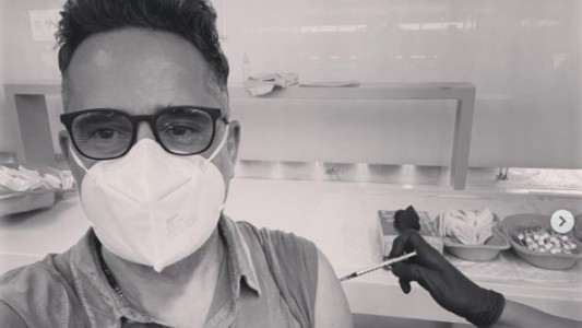 Jorge Drexler se vacunó en España: "Ojalá en todos lados tengamos pronto acceso a este privilegio"