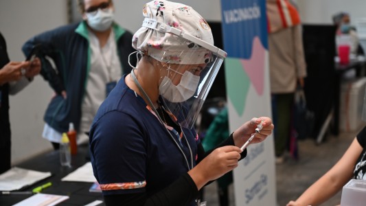 Covid-19: Santa Fe completará la inoculación a mayores de 60 años inscriptos en la web