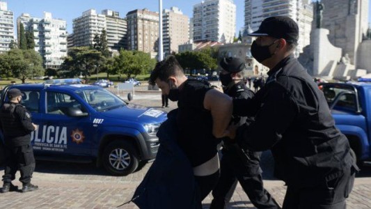 Tensión en Rosario: varios detenidos durante la marcha de Médicos por la Verdad
