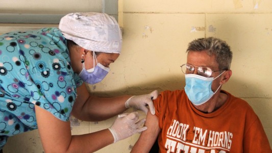 La provincia completará la vacunación contra el Covid en geriátricos