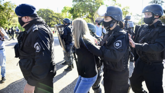Rosario: más de 30 personas detenidas en la marcha anticuarentena