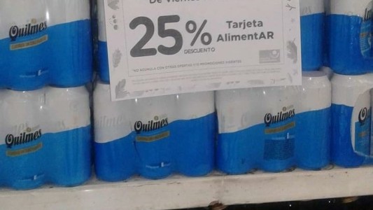 Un supermercado permite comprar cervezas con la Tarjeta Alimentar y le agregó un 25% de descuento