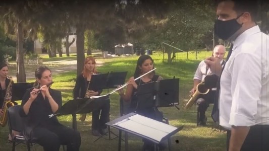 Video: La Banda de Música del Servicio Penitenciario Bonaerense homenajea a The Rolling Stones