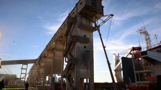 "El puerto de Santa Fe empezó a usar el potencial que tiene", sostuvo Silvina Frana