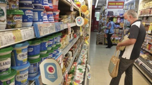 El Gobierno prepara canasta de 120 artículos a precios congelados hasta diciembre