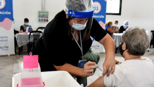 Casi 30 mil santafesinos serán vacunados hoy en toda la provincia