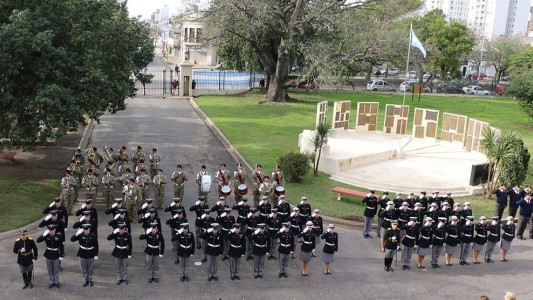 La Banda del Liceo Militar continúa brindando ánimos: ahora va al Hospital de Niños