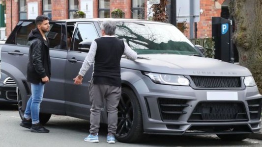 La camioneta que sorteó el "Kun" Agüero en Manchester será subastada y el dinero irá a un hospital