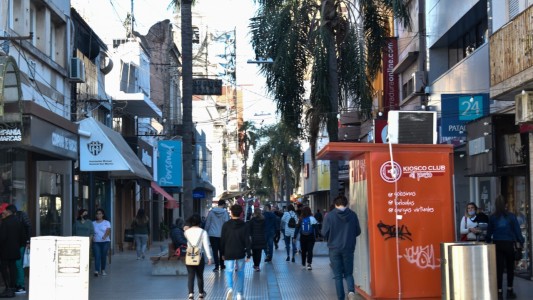 En vísperas del Día del Padre, desde la Peatonal destacan la extensión del horario