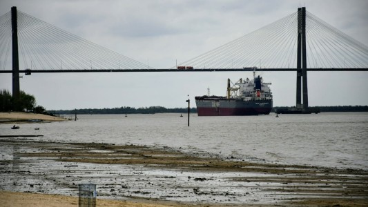 Alertan por busques encallados ante la bajante del río Paraná