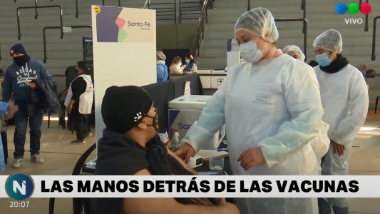 Detrás de los barbijos: quiénes están en el operativo de vacunación