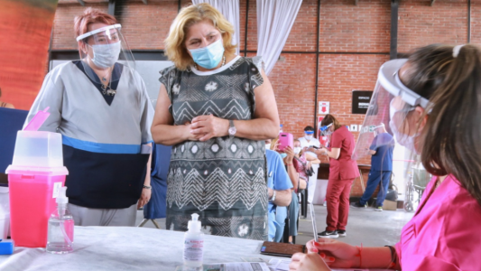 Hoy vacunarán contra el Covid a más de 5 mil santafesinos en la ciudad