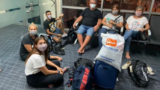 Presentó un hábeas corpus para que su familia pueda volver a la Argentina