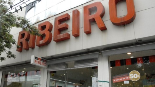 Ribeiro también entra en crisis, cierra locales y busca un socio que aporte fondos