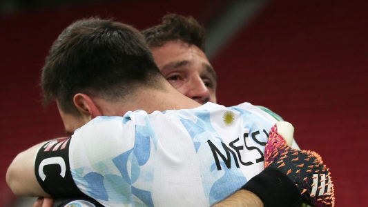 La historia de "Dibu" Martínez: de no tener botines a ser el arquero argentino más caro de la historia