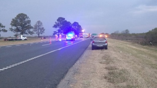 Dos muertos tras un grave siniestro vial en la autopista Santa Fe - Rosario