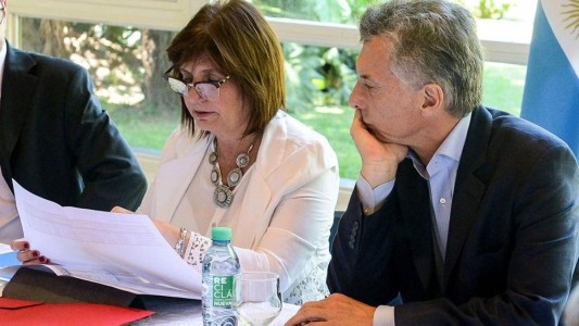El Gobierno denunció a Mauricio Macri y a su administración por el envío de municiones a Bolivia