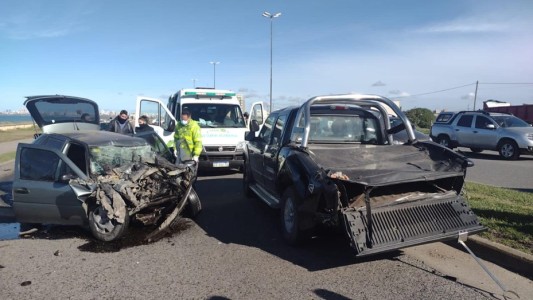 Mató a su papá a martillazos, se fue en auto, chocó y murió