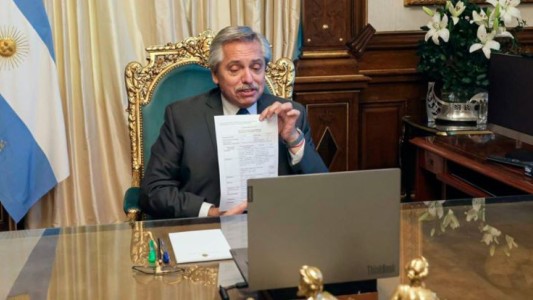 El Instituto Gamaleya aprobó el primer lote de vacunas Sputnik V de producción local