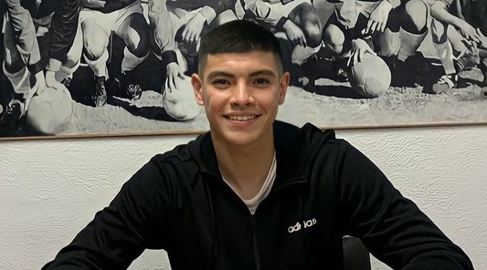 De llorar como alcanzapelotas a firmar su primer contrato: el sueño de Quiroz