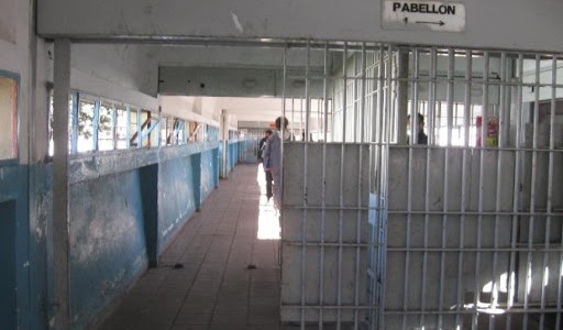 Video: desde la cárcel mandó a dos hombres a balear la casa de su ex pareja