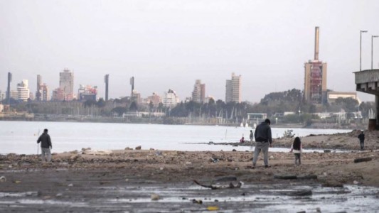 Por la bajante del río Paraná piden limitar el consumo de agua en siete provincias