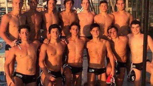 Juegan en Regatas, los convocaron al Mundial de Waterpolo y apelan a la solidaridad