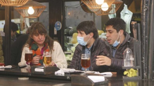 Cambian los parámetros del semáforo epidemiológico: se habilitan aforos del 50%