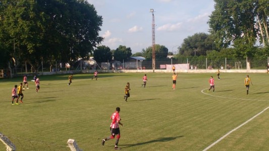 Desde el 7 de agosto, el fútbol regional apunta a volver a jugar con público en sus canchas