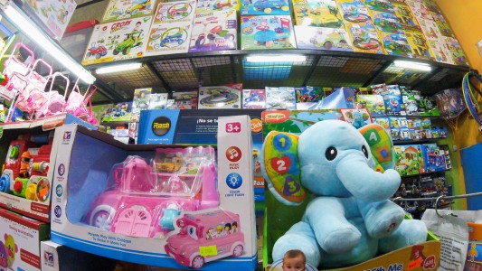 Las ventas de juguetes crecen y los empresarios se entusiasman con el Día del Niño