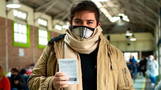 El 75,2% de la población a partir de 18 años inició su esquema de vacunación