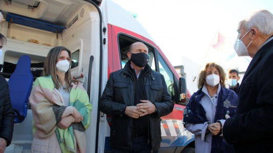 La provincia entregó ambulancias a Helvecia, Esperanza, Sauce Viejo y Santo Tomé