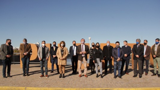 Firman convenio para la conexión fluvial entre los Puertos de Santa Fe y La Plata