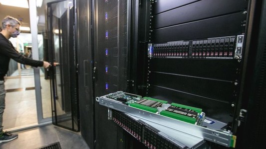 La Universidad Nacional de Córdoba puso en marcha la supercomputadora más grande del país
